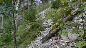 Blick zurück nach einem rustikalen Abstieg