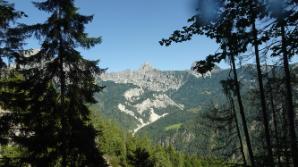 Blick zurück zum kleinen Buchstein und großem Buchstein/Tieflimauer hinter den Bäumen