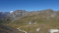 Ausblick zu Straße und Berg
