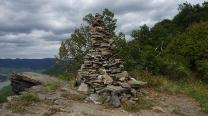 Steinmann auf der Tischwand