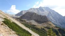 Durch Gestein