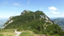 Weiter zur Gmunder Hütte (links) und Gipfel (rechts)